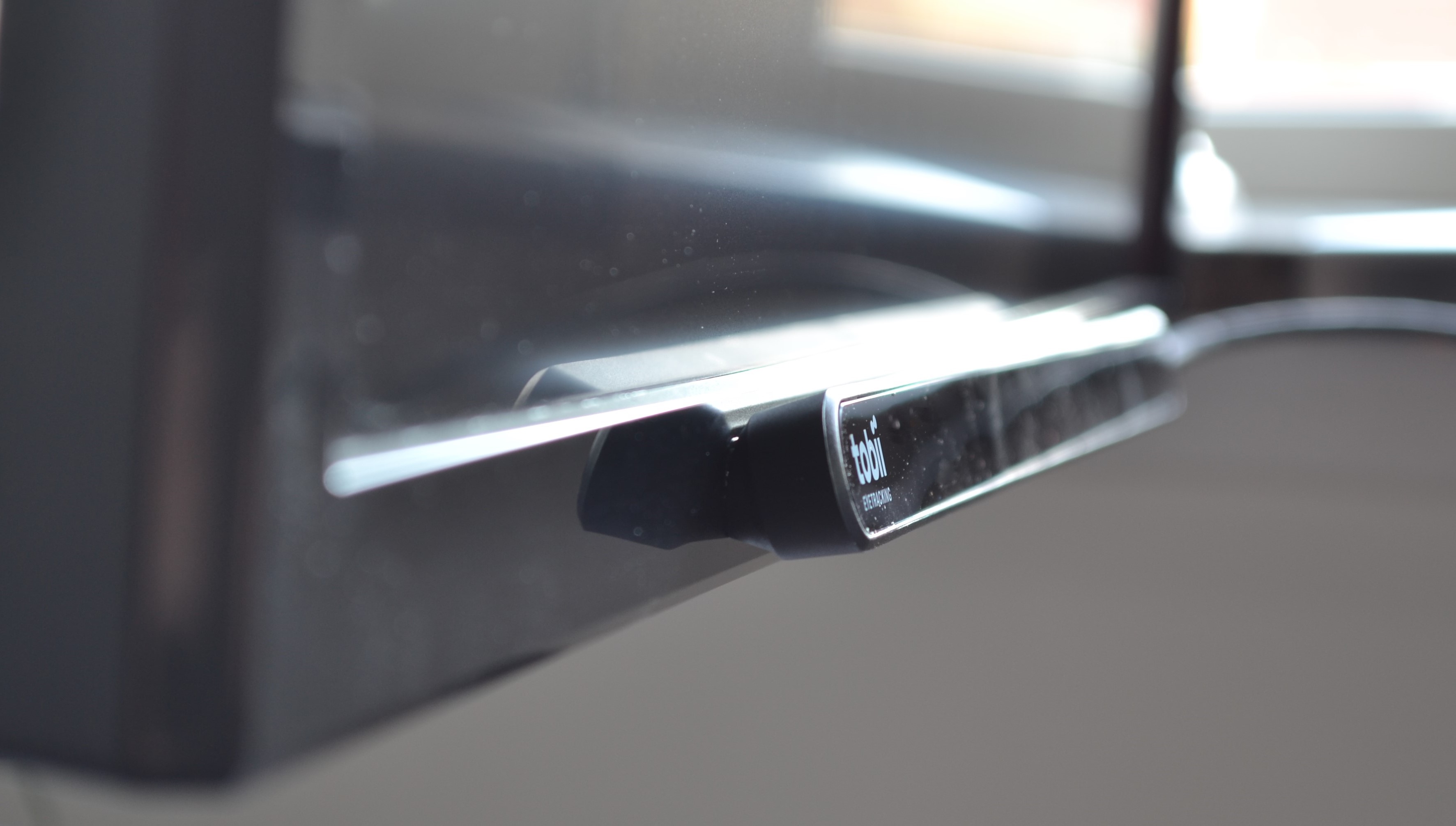 Eyetracker from side
